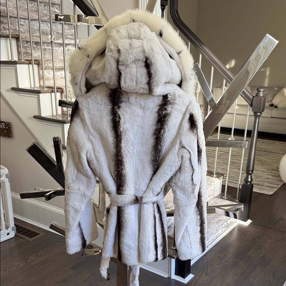 Elegant Real Fur Jacket - Picture 8 of 11